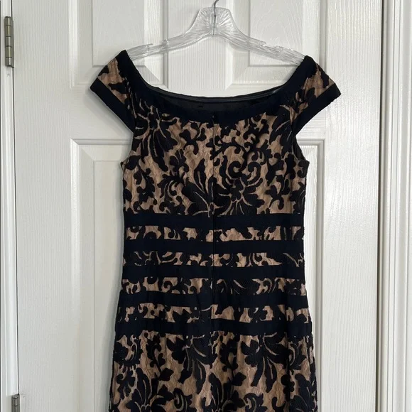 Tadashi Shoji Textured Lace Mermaid Gown black nude illusion size 8 - Picture 7 of 12